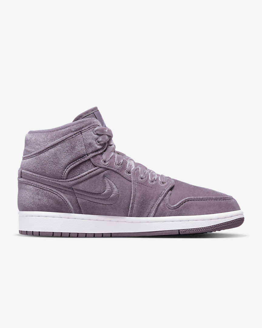 Air Jordan 1 Mid SE